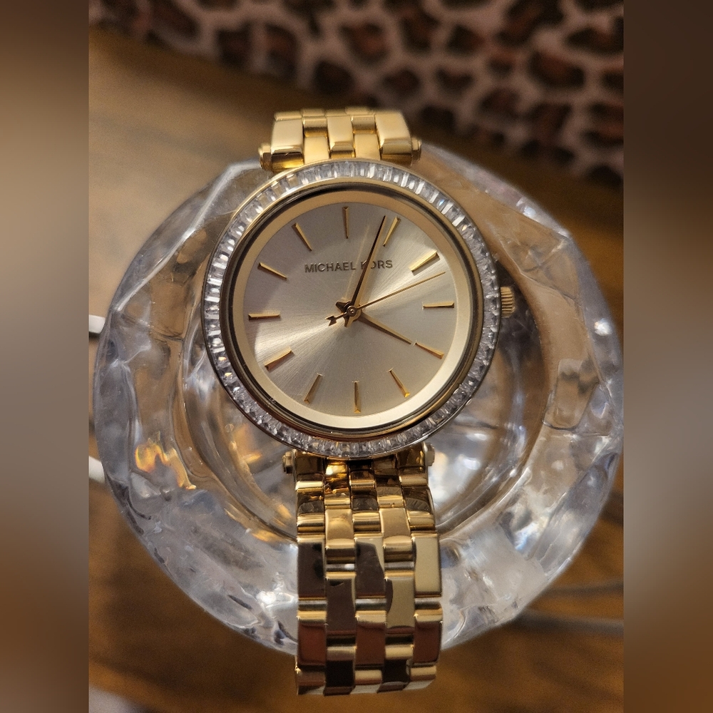 BEAUTIFUL RETIRED AUTHENTIC Women's Michael Kors Darci Watch Gold Tone🧊 - Picture 5 of 10